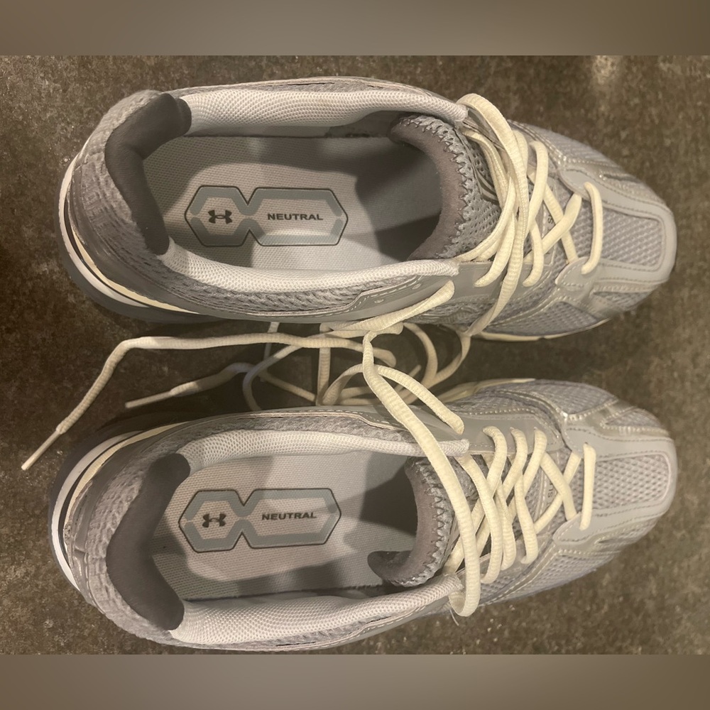 Under Armour HOVR Apparition grey/silver sz 9.5 Men’s - Picture 3 of 6